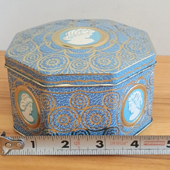 Vintage Octagon Embossed Cameo Drop Candy Tin England Blue White Gold - Picture 10 of 10